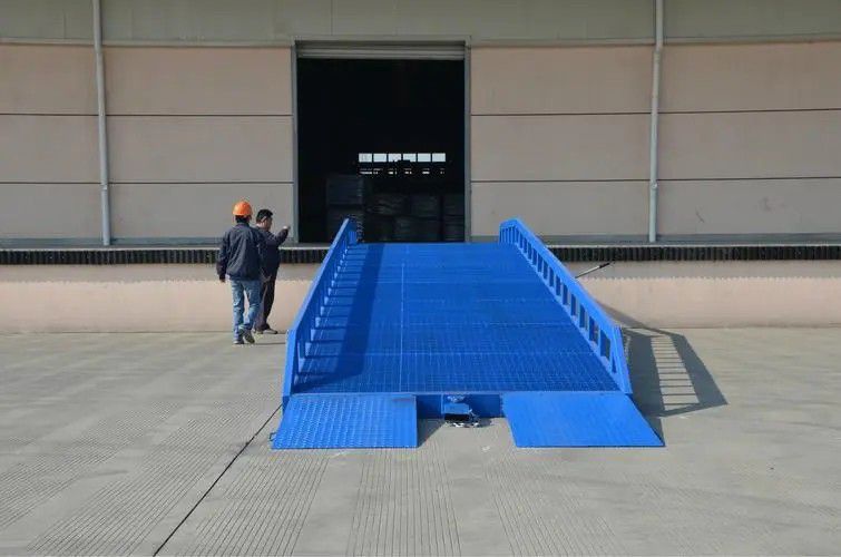 汾阳移动式液压登车桥